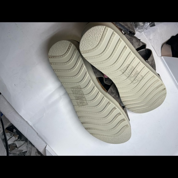 Pierre Dumas Pewter Casual Sandals SZ 9 - Picture 6 of 7